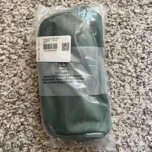 lululemon Everywhere Belt Bag in tidewater teal